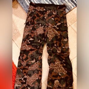 686 evolution youth boys large camouflage snowboarding pants!